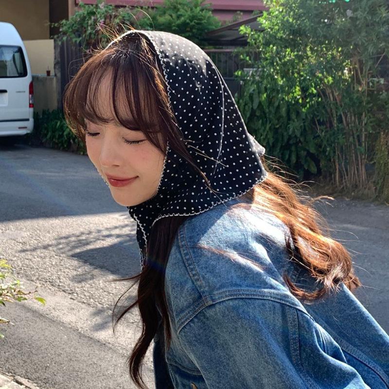 White Fabric Flower Triangle Hair Scarf Wraps Women Retro Triangle Headscarf Hat Travel Photo Headband Hair Accessories