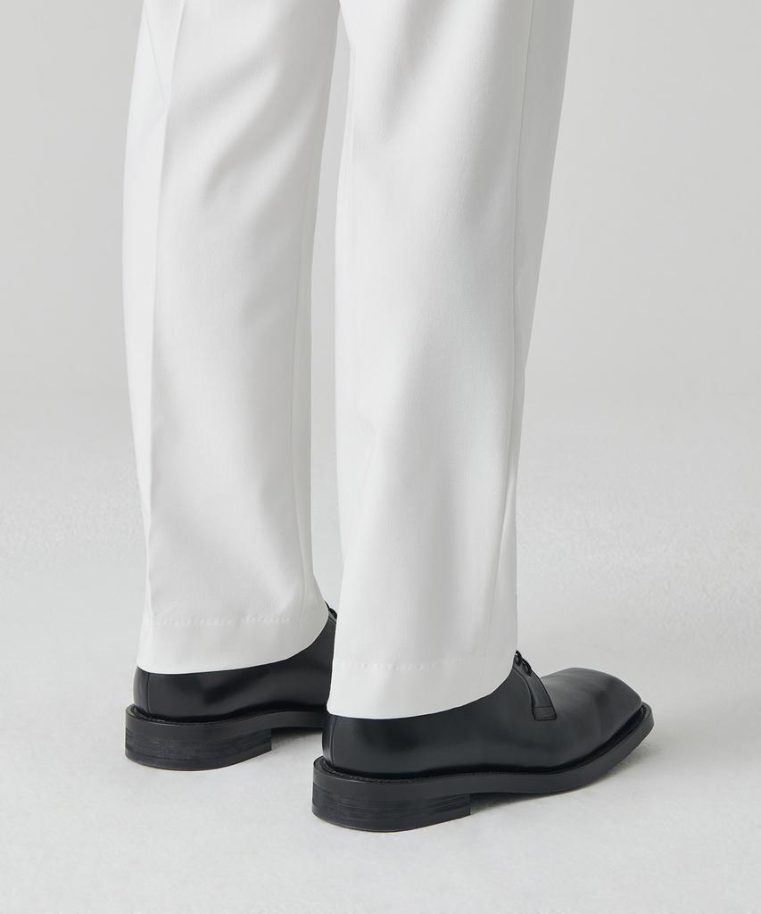 MUSINSA STANDARD Straight Hidden Banding Slacks [White]