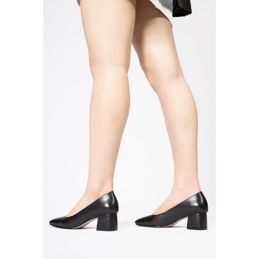 Женские классические стильные туфли из натуральной кожи на квадратном среднем каблуке