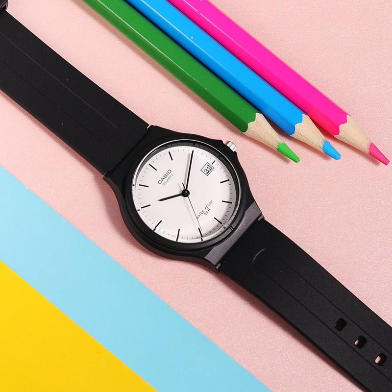 Casio Серия YOUTH - Диск Три штырька СТАНДАРТНЫЕ Простые Маленькие Черные Часы Спортивные Водонепроницаемые Кварцевый Механизм Ремешок из Смолы Японские и Корейские Часы MW-59-7E