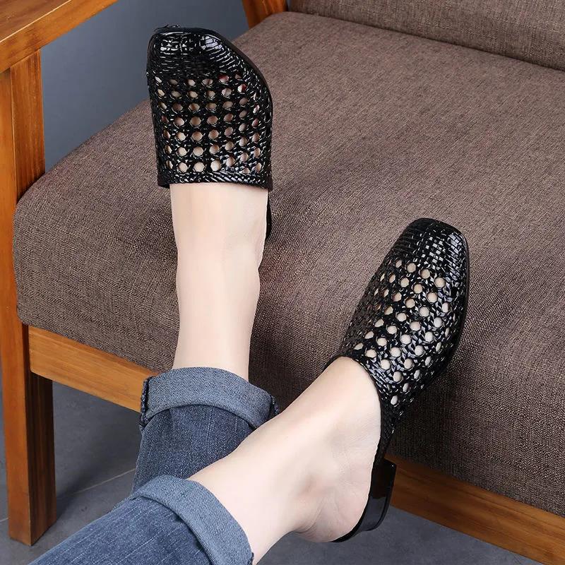 Тапочки Женская верхняя одежда Baotou Летние уличные универсальные нескользящие сандалии на среднем каблуке