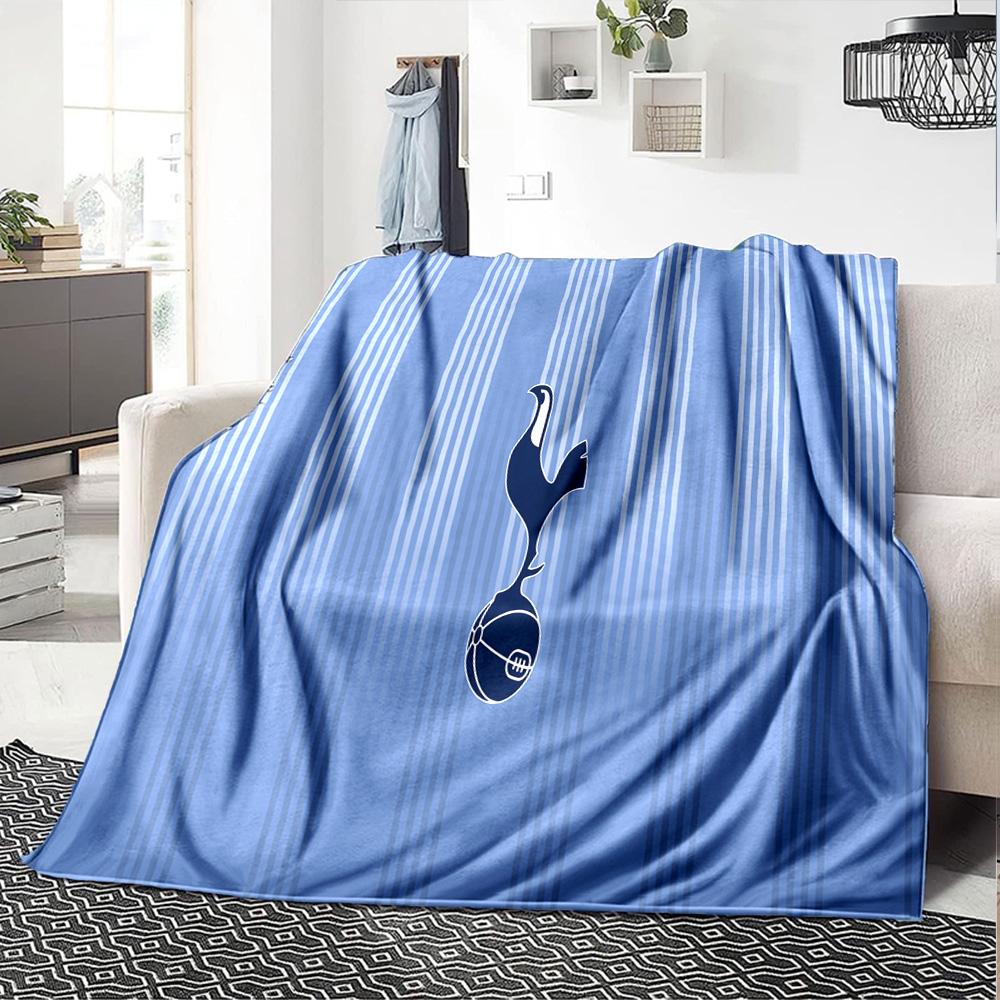 FC Tottenham Crest Flannel Blanket, Soft Polyester, Modern Design, All-Season for Camping, Travel, Gifts for holidays or birthdays