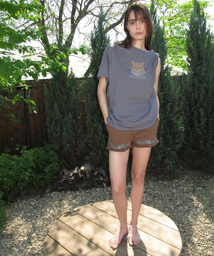 CENTAUR.KR Flower Needlework Hotfix Shorts_Brown