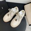 Маленькие белые туфли на толстой подошве с увеличением роста, женские, весенние, новые, кожаные, универсальные, ретро, со старой серебряной пряжкой, повседневные спортивные туфли