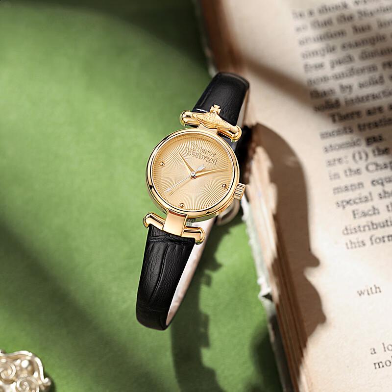 Женские кварцевые часы Vivienne Westwood