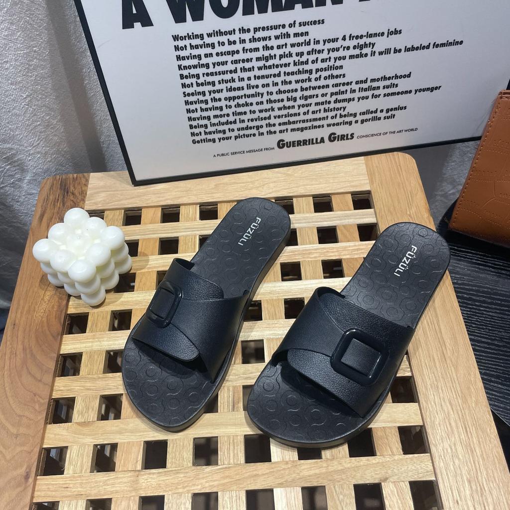 New Women's Solid Color Buckle Slippers, Personalized Fashion One-character Flat-bottomed Slippers Outdoor Play Beach Slippers