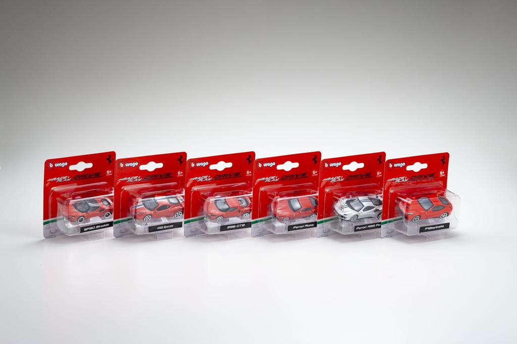 Kyosho Яйцо Bburago Ferrari 458 Speciale BUR64003 1/64