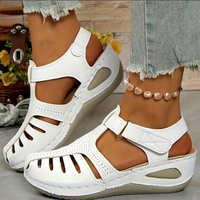 Женские повседневные сандалии на танкетке с круглым носком, вырезным дизайном, средним каблуком, дышащие, удобные, для носки в любое время года, легко застегиваются на пряжку, прочная подошва