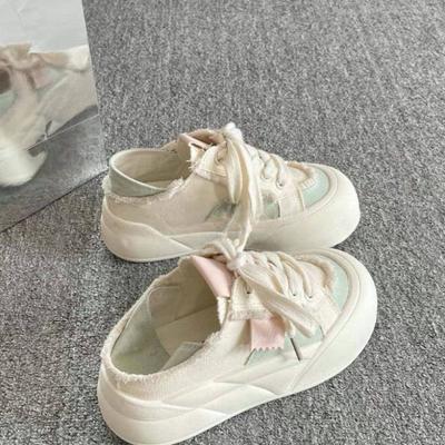 Летом, одна педаль и две парусиновые туфли для детей, новые маленькие белые туфли на толстой подошве, тонкие дышащие хлебные женские