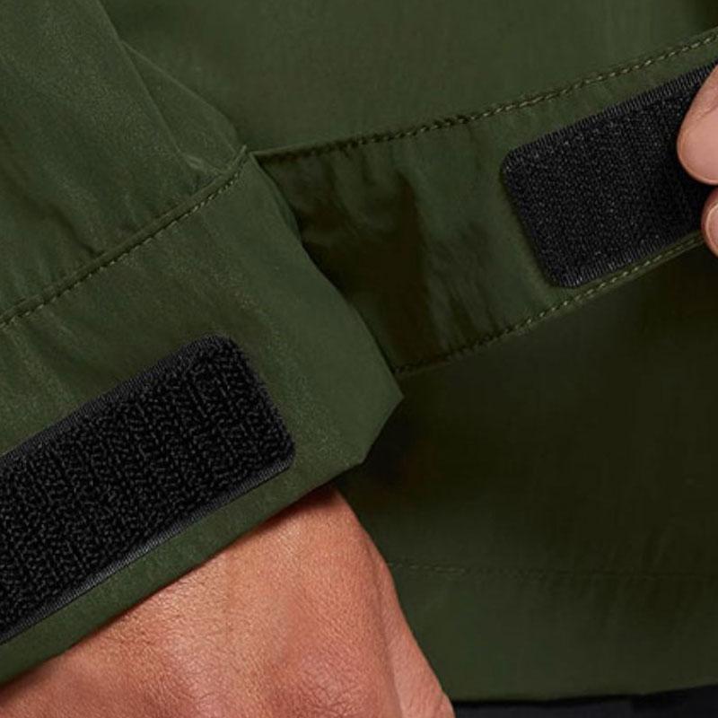 Nike Легкая мужская куртка с логотипом Premium Essentials M65 без подкладки со складным капюшоном, зеленая DC6771-326