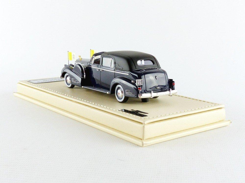 Collection Cadillac 1938 Series 90 V16 Town Car Pius XII d'Elegance 1/43