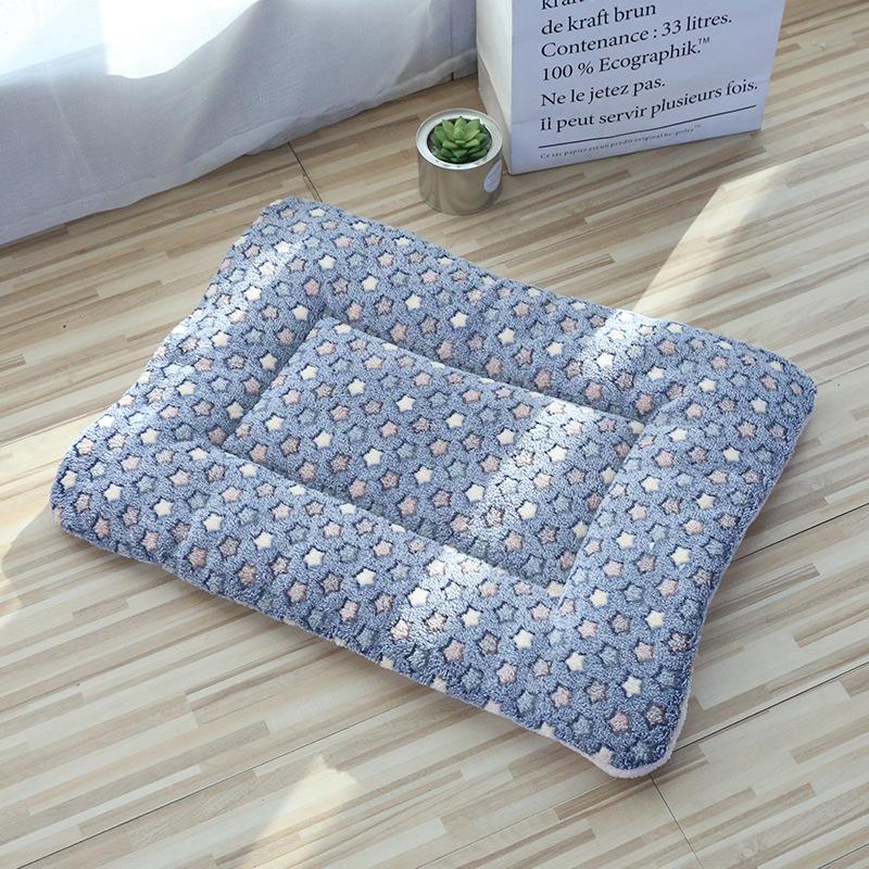 Double-Sided Pet Mat Mats Short Plush Pet Sleeping Bed for Cats Small Dogs Cute Pet Pad Blanket Warm Kitten Cushion Cat Sofa Bed