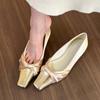 Нежные и экстравагантные туфли-лодочки с квадратным носком из атласа с легким вырезом, женские, весна 2025, новая модель, на плоском каблуке, детские туфли-лодочки