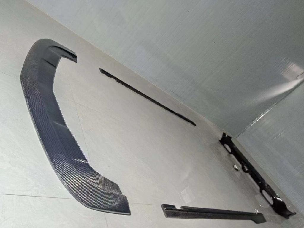 Комплект обвесов Carbon FullSet для Dodge Challenger 2008-2019 гг