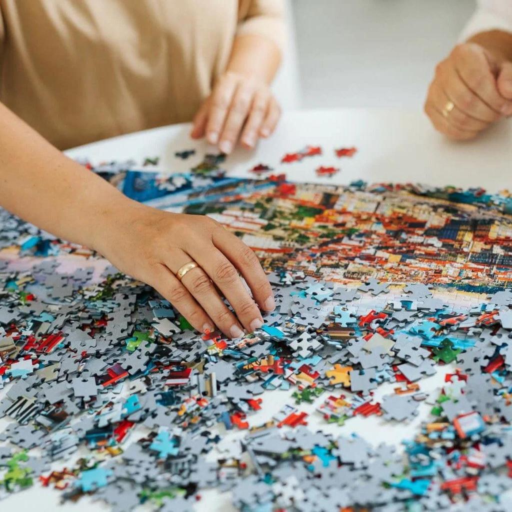 Spider-Man & Wolverine: Christmas Puzzle Premium Plus Quality Marvel 1000 pcs TREFL