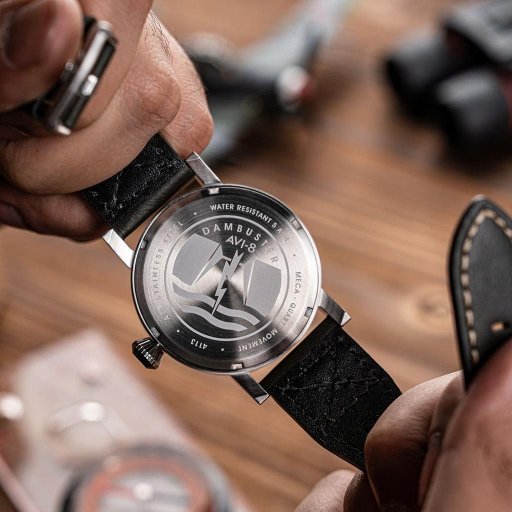 AVI-8 Мужские часы Dambuster Chadwick Meca-Quartz Forest Green с кожаным ремешком и зеленым циферблатом AV-4113-02