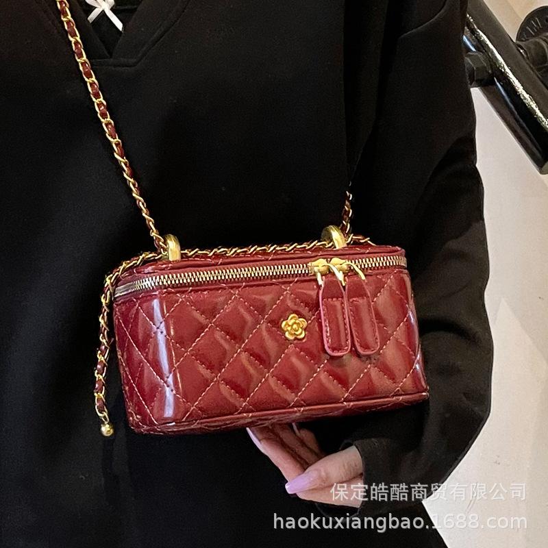 Сумка из вышивальной нити в ромбик женская 2025 новая весна и лето универсальная сумка-мессенджер на цепочке модная супер огненная сумка-коробочка маленькая квадратная сумка