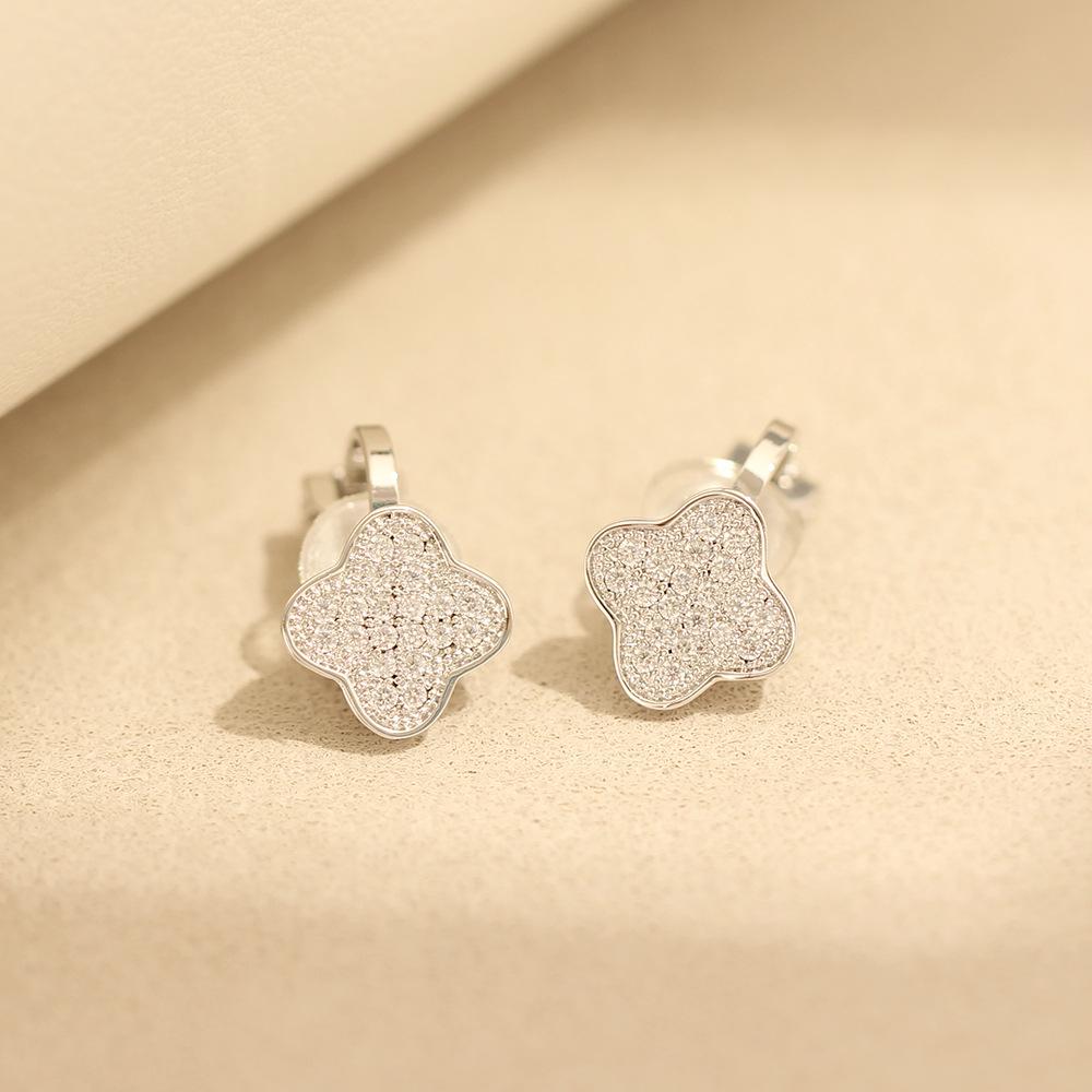 Classic fashion micro-inlaid zircon gold and silver gold-plated earrings versatile leaf stud earrings without ear holes ear clip earrings for women