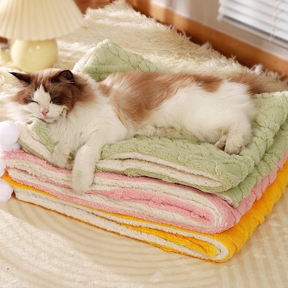 Thickened Plush Pet Blanket Vertical Jacquard Pet Warm Quilt Comfortable Cat Nest Mat Pet House