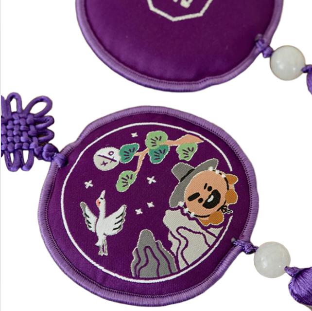 BT21 Брелок с вышитой кисточкой Premium K Edition (7 вариантов)