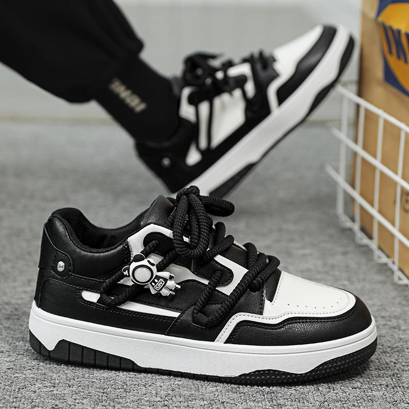 New Men's Skateboard Shoes Comfortable and Breathable Vulcanized Shoes Fashionable Lace-up Platform Shoes Sapato Masculino