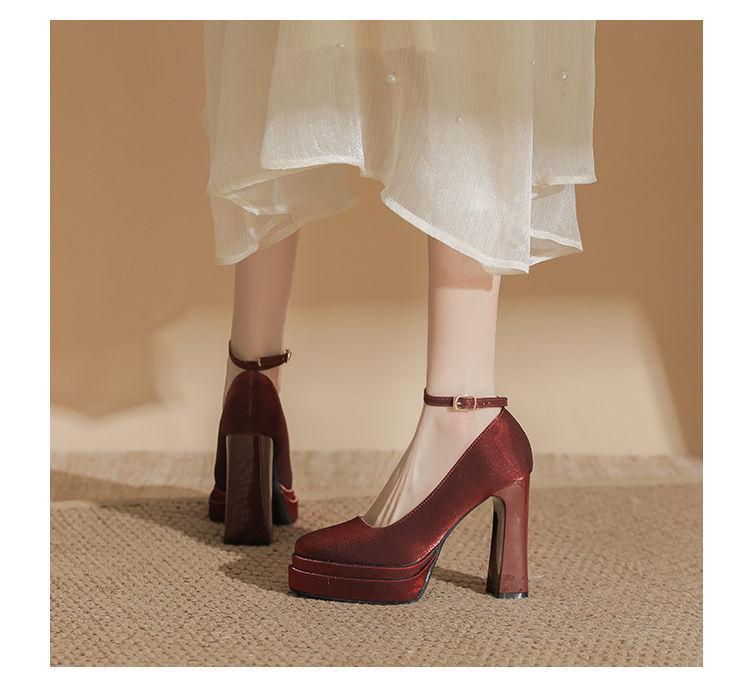 Белые атласные туфли на платформе для невесты, в стиле Мэри Джейн с круглым носком и массивным каблуком для женщин, удобные свадебные туфли.