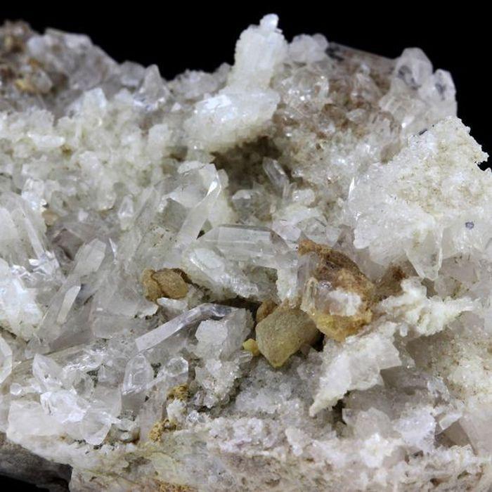 Pierres et Minéraux. Quartz + Albite + Calcite. 545.40 ct. Plan-du-Lac, Oisans, France.