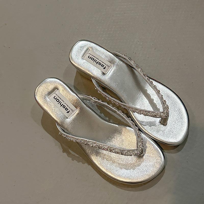 Красные французские шлепанцы на толстой подошве и клиновидном каблуке, женская летняя обувь 2025, новые, для ношения с юбкой, увеличивающие рост, крутые шлепанцы