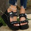 Модные женские босоножки с открытым носком на черной танкетке, женские летние повседневные босоножки на платформе, панк-лолита с цепочкой и пряжкой, Sandale Femme