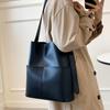 Large Capacity Bag Women's Bag New Fashion Versatile Shoulder Messenger Bag Summer Niche High-end Bucket Bag