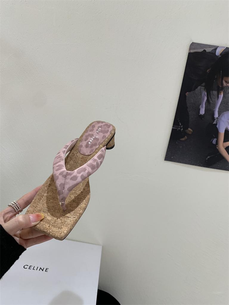 Fashion Square Heel Slippers Casual Rubber Flip Flops Shoes Woman 2025 Shale Female Beach Pantofle Block Luxury Soft Hawaiian Sabot New