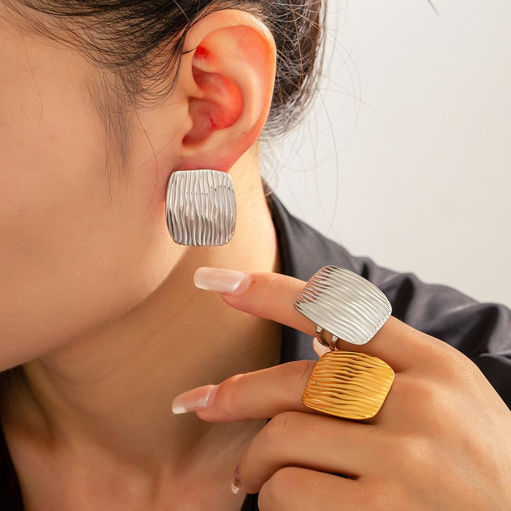 Новый преувеличенный индивидуальный геометрический квадратный текстура титановая сталь позолоченные серьги-гвоздики ювелирный комплект в наличии