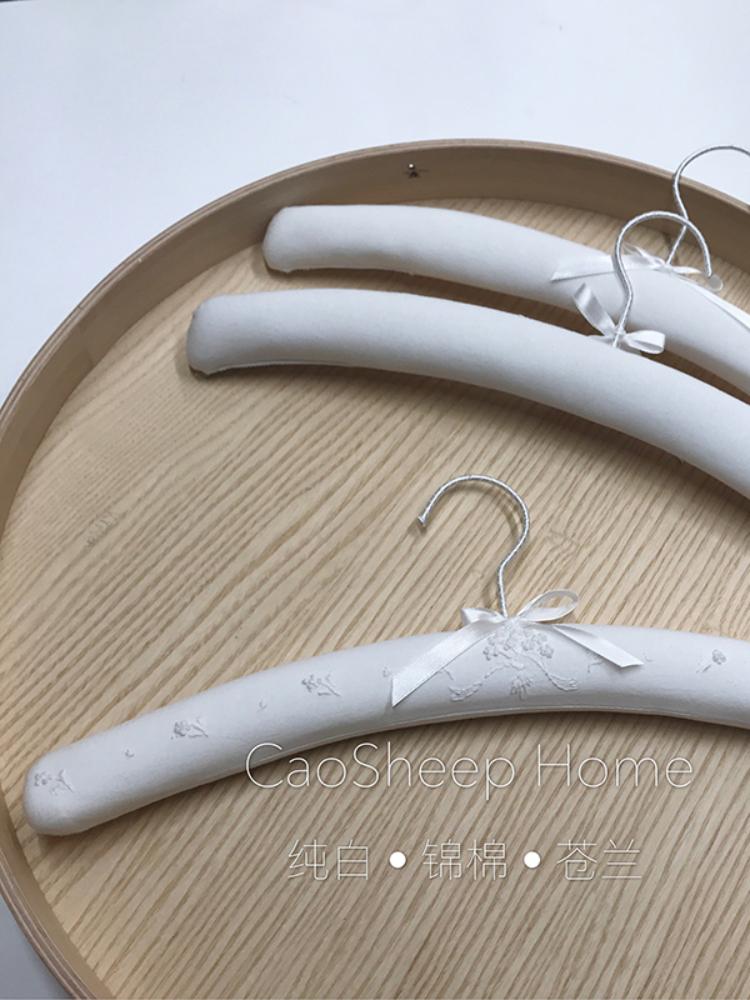 Clothes Hanger White Vintage Colorful Flower Embroidery High-End Sponge Fabric Linen Pure Cotton Light Luxury Home Life Storage