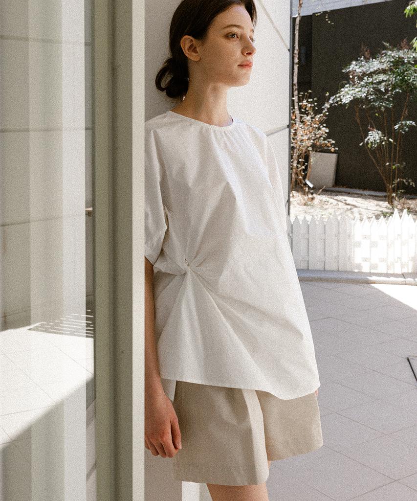 KNOWING Twist Blouse (White)