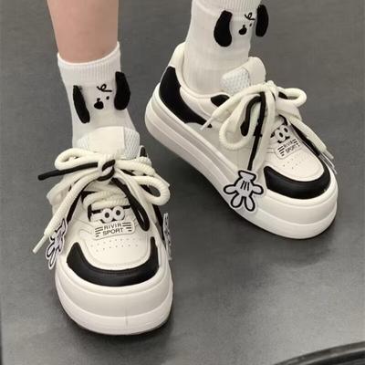 2024 Белые женские спортивные туфли на платформе Kawaii Vintage Vulcanize Casual Sneakers 2024 Harajuku Tennis Female Двухцветные туфли на шнуровке