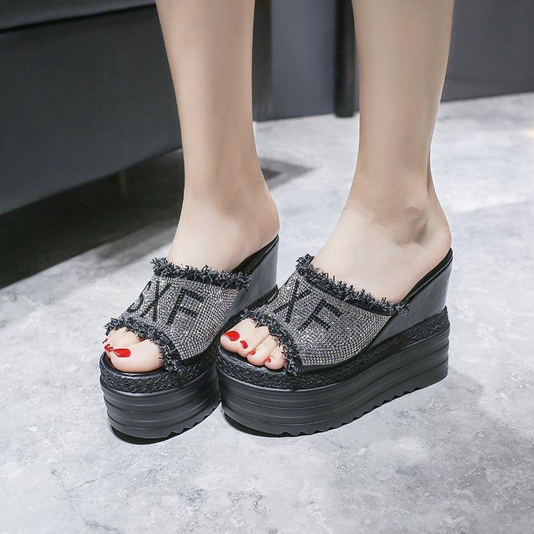 Летние босоножки на танкетке на высоком каблуке со стразами и кристаллами на высоком каблуке, женская обувь, женские шлепанцы на платформе