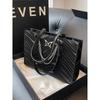 High-Grade Texture Large Capacity Bag New Popular Butterfly Explosive Chain Crossbody Bag Single Shoulder Tote Pack Design Sense