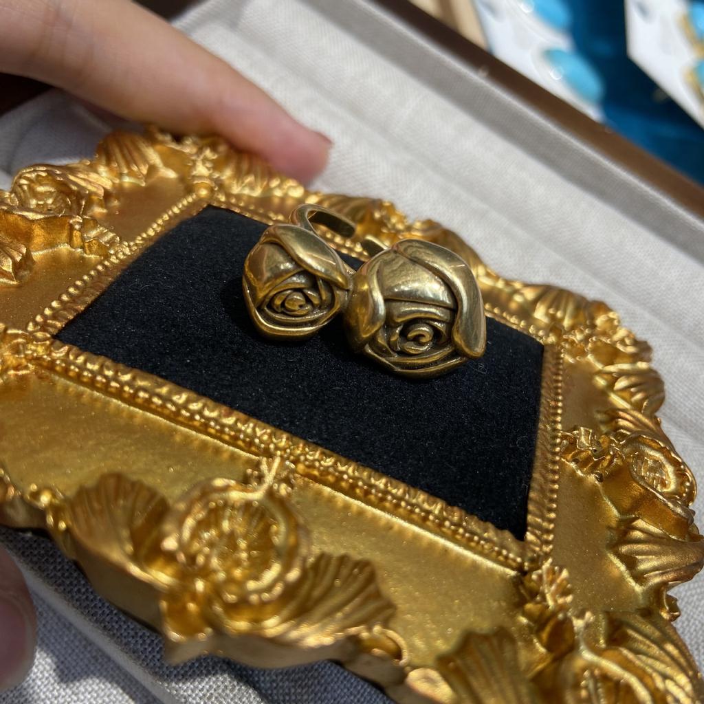 Источник Модное ретро-кольцо с розой из золота для женщин, вакуумное покрытие из 18-каратного золота и меди, ювелирное украшение для рук