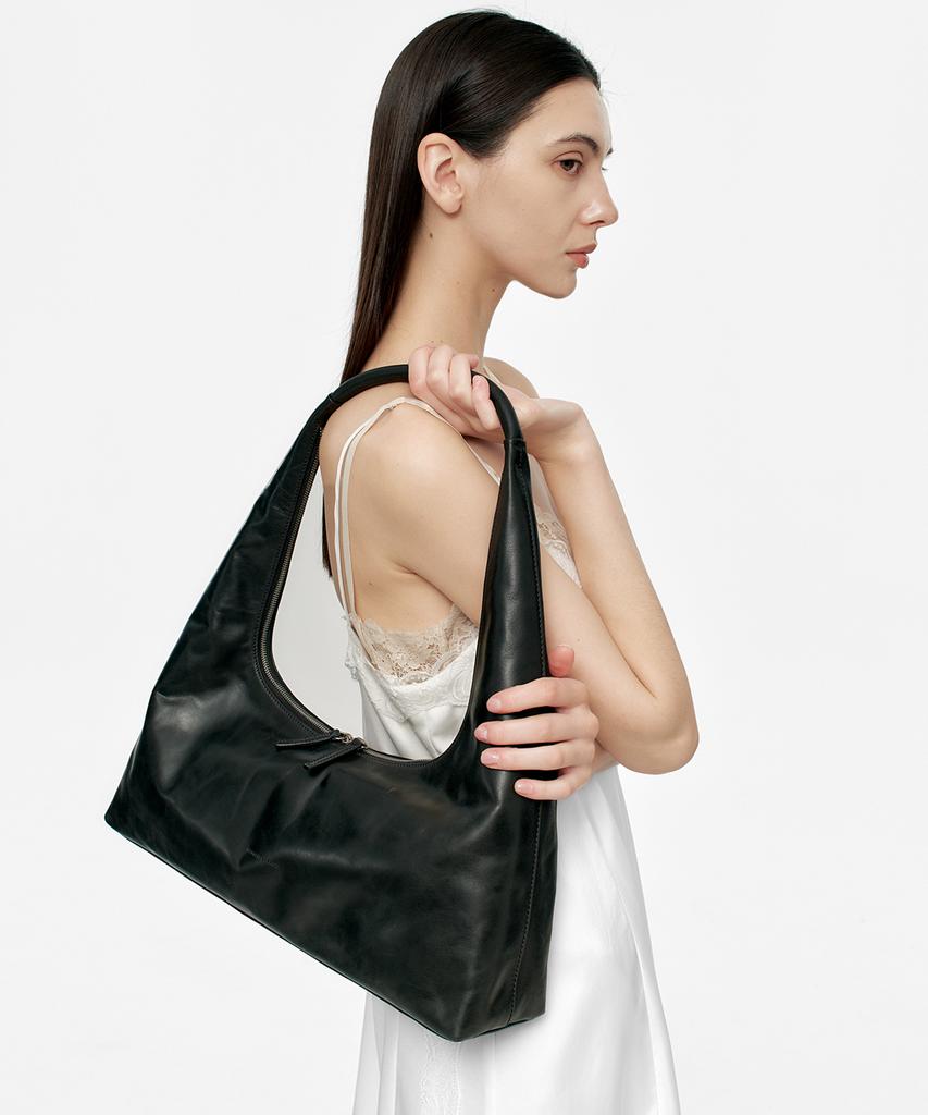 Margesherwood Hobo Large_Black Pull-Up