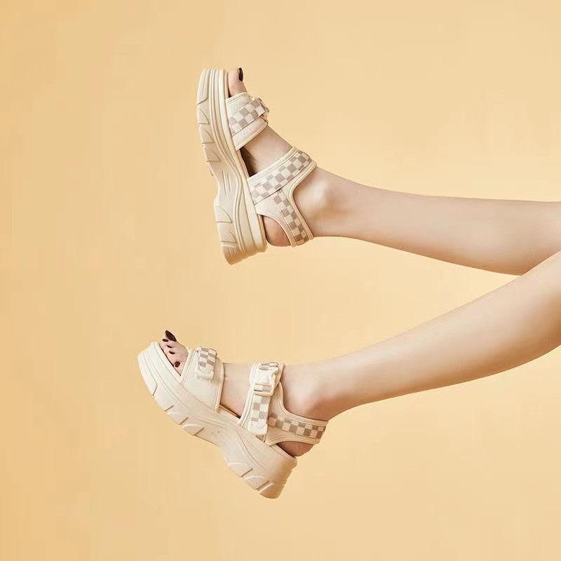 Обувь черного цвета, лето 2024 года, женские туфли на среднем каблуке, босоножки с открытым носком для женщин, босоножки на платформе One Word, корейский азиатский размер