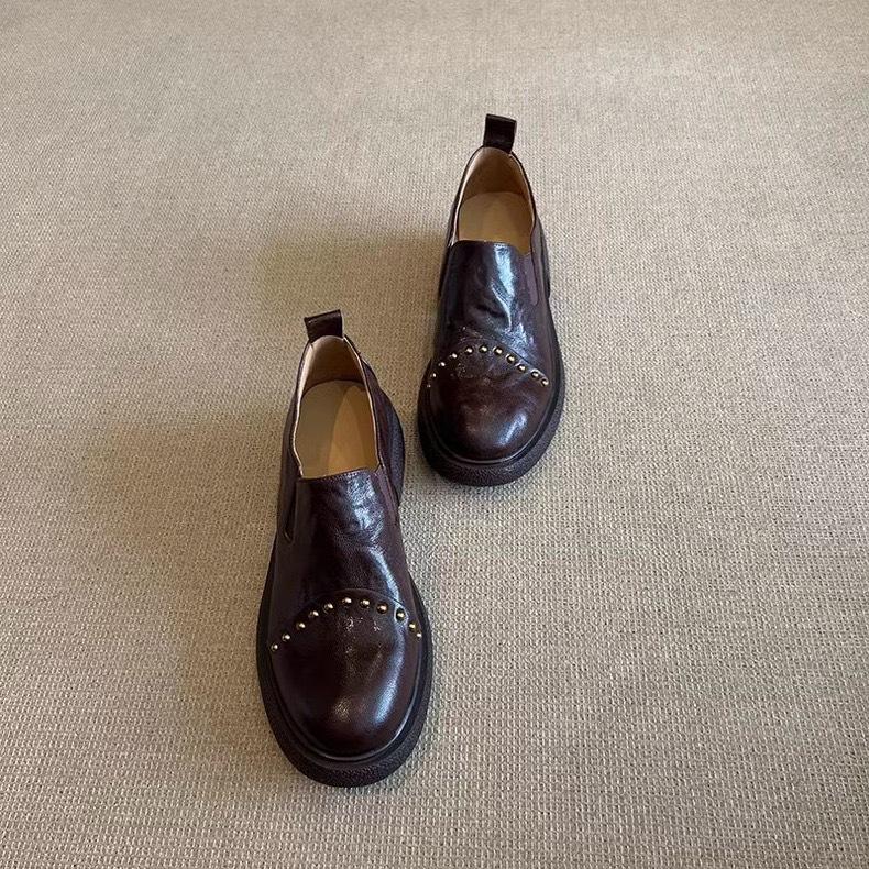 Retro Round Head Thick-soled Rivets Versatile Fashion One-pedal Deep-mouth Small Leather Shoes Women's 2025 New Mid-heeled Loafers