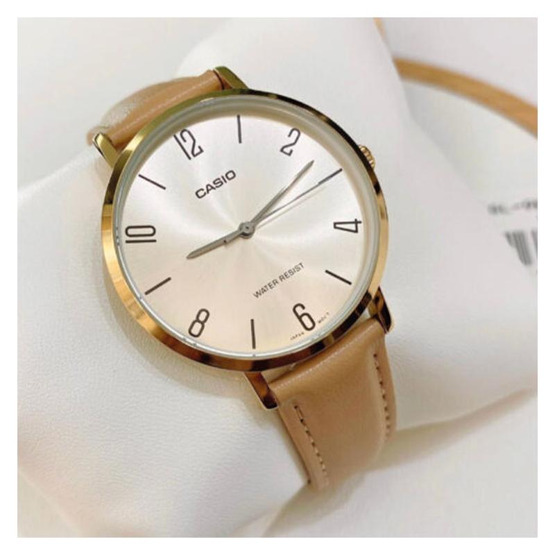 Casio Серия STANDARD Классические Простые Изысканные Модные Кварцевый Механизм Кожаный Ремешок Японские и Корейские Часы Женские Часы Золотой Циферблат LTP-VT01GL-9B2