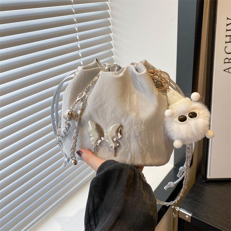 Летняя маленькая сумка женская новая высококлассная нишевая дизайнерская цепочка сумка-мессенджер модная сумка-ведро