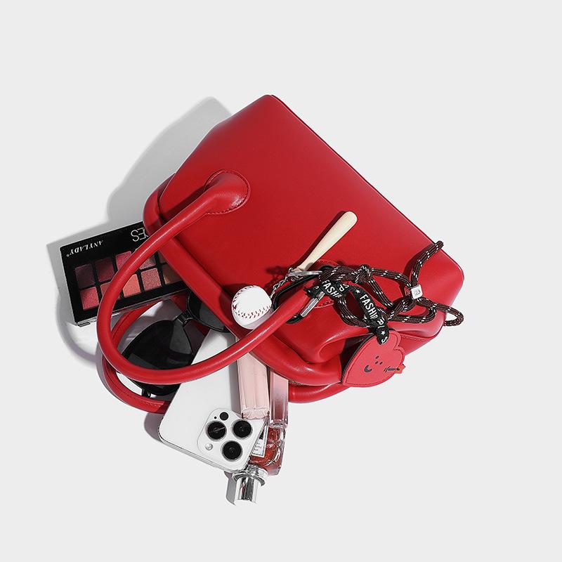 Autumn and Winter New Portable Shell Bag Good-looking Love Baseball Personalized Pendant Accessories Niche Shoulder Crossbody Clip Bag