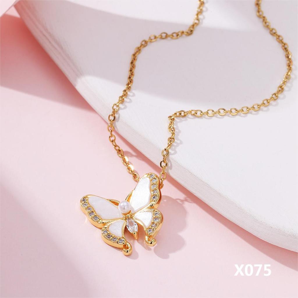New Niche Design Retro Butterfly Micro-Inlaid Zircon Pendant Necklace Women'S Fashion Collarbone Chain