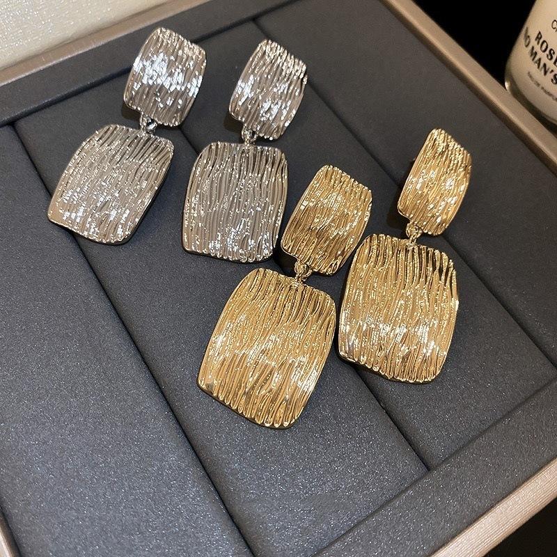 Серебряная игла квадратная полоска геометрические преувеличенные серьги европейские и американские ретро высококачественные серьги легкая роскошь темперамент модные серьги