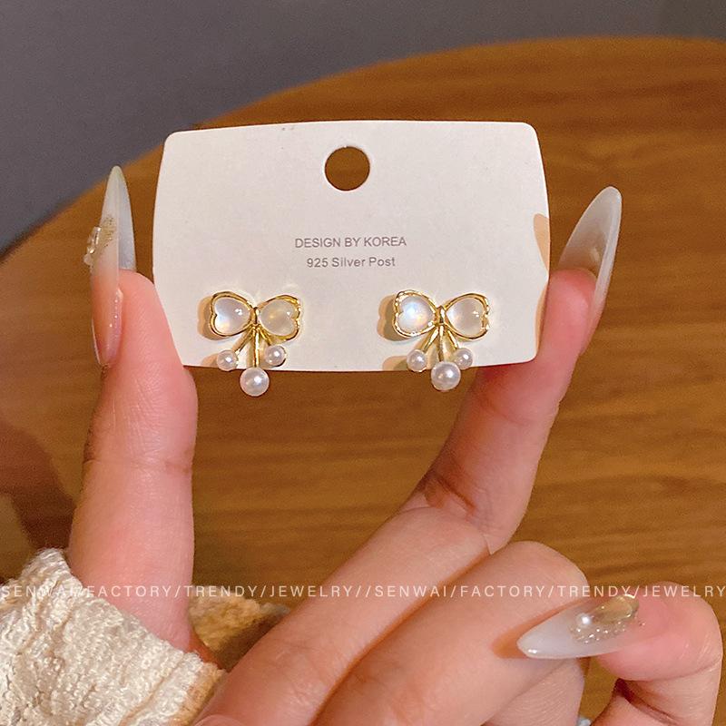 Korean sweet temperament opal butterfly stud earrings women's small fresh super fairy versatile pearl earrings ear jewelry