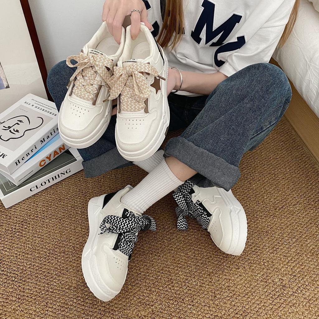 Белые туфли женские на толстой подошве универсальные повседневные студенческие спортивные туфли для сноубординга