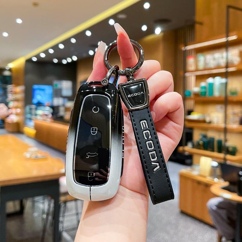 Чехол для ключей OMODA Chery: Цинковый сплав, Металлический корпус высокого качества для модели пульта дистанционного управления.