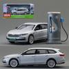 Металлическая модель автомобиля Skoda Superb с открывающимися дверями и световыми эффектами для коллекционеров